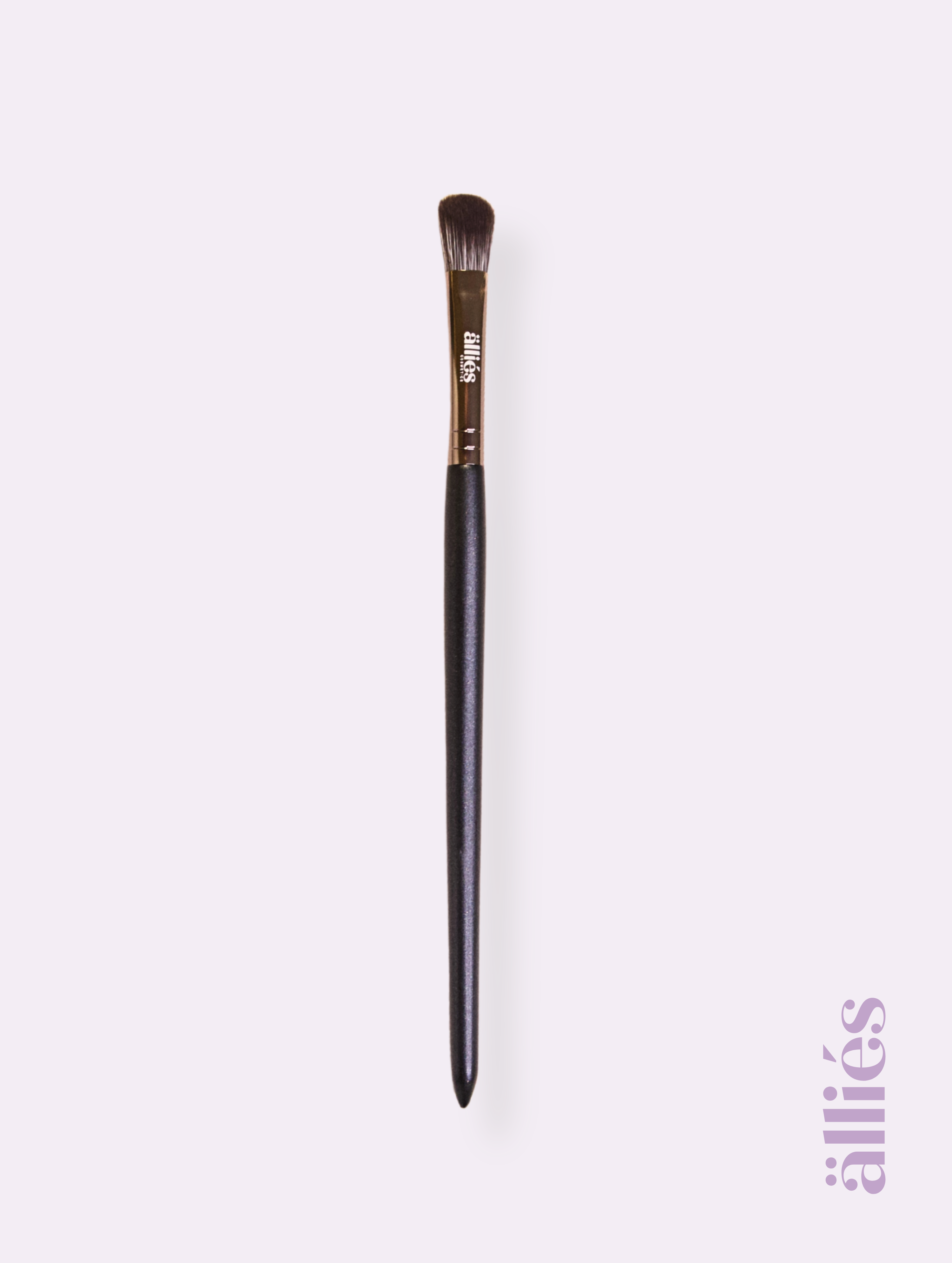 Studio Noir – Vegan Nose Shadow Brush
