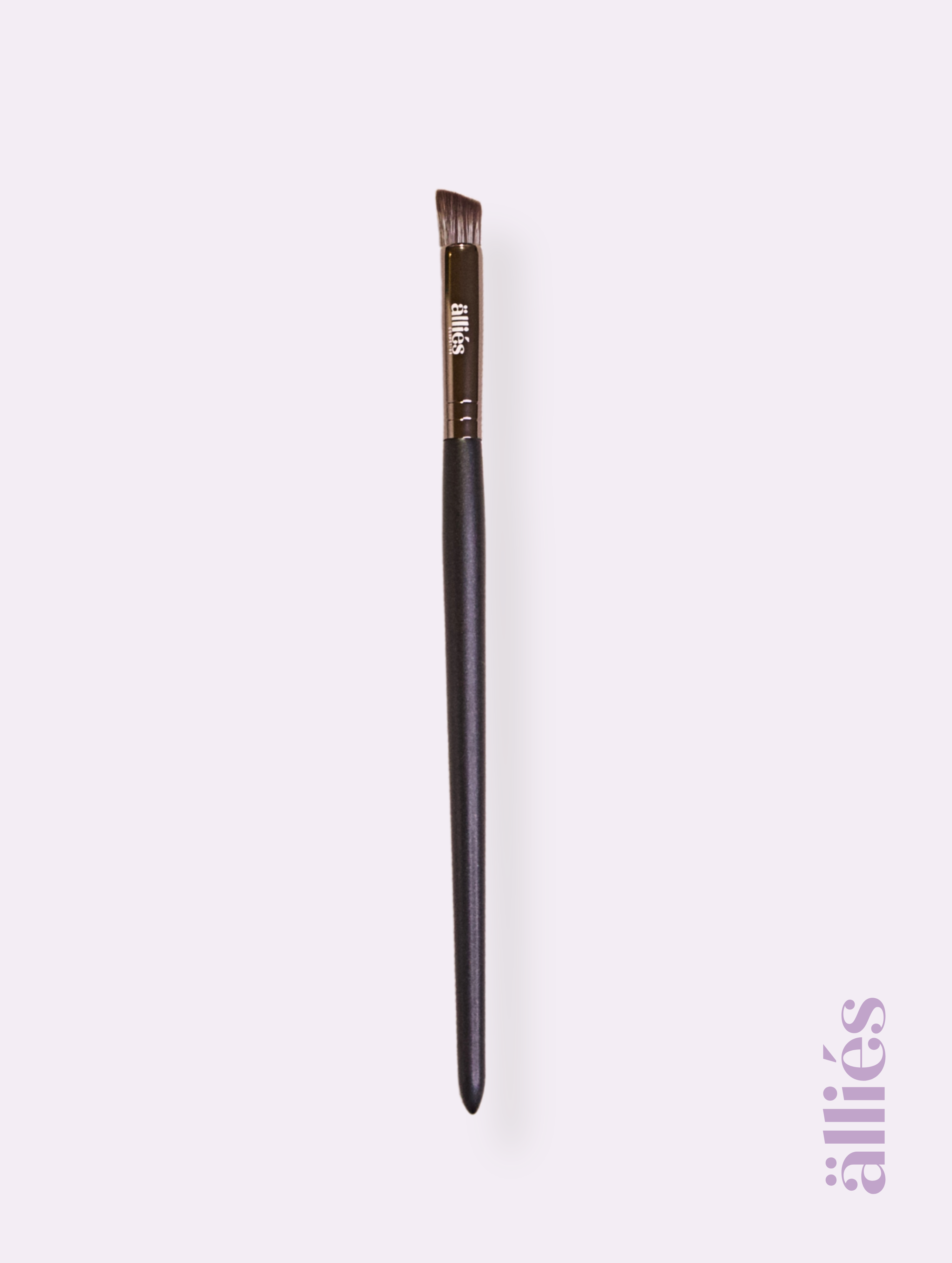 Studio Noir – Vegan Angled Blending Brush