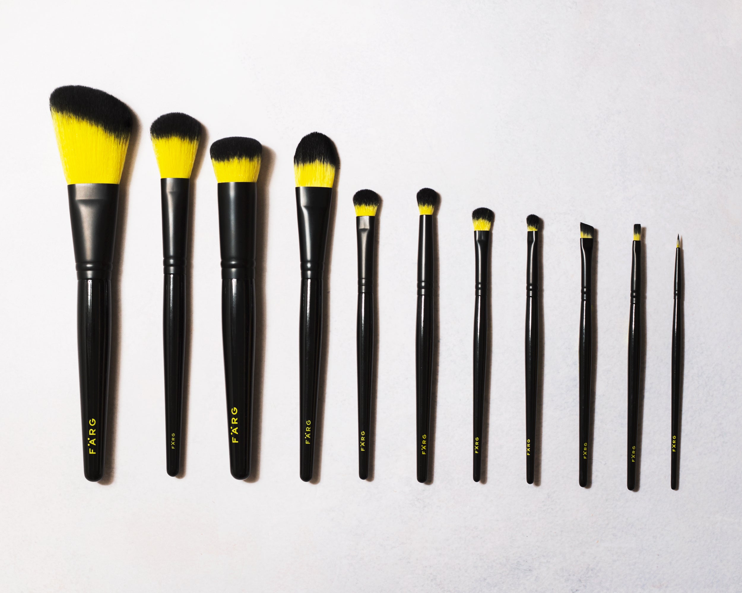 MAKEUP BRUSHES